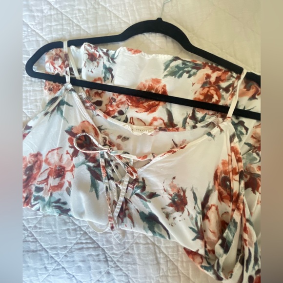 Off shoulder with adjustable straps top - Picture 2 of 3